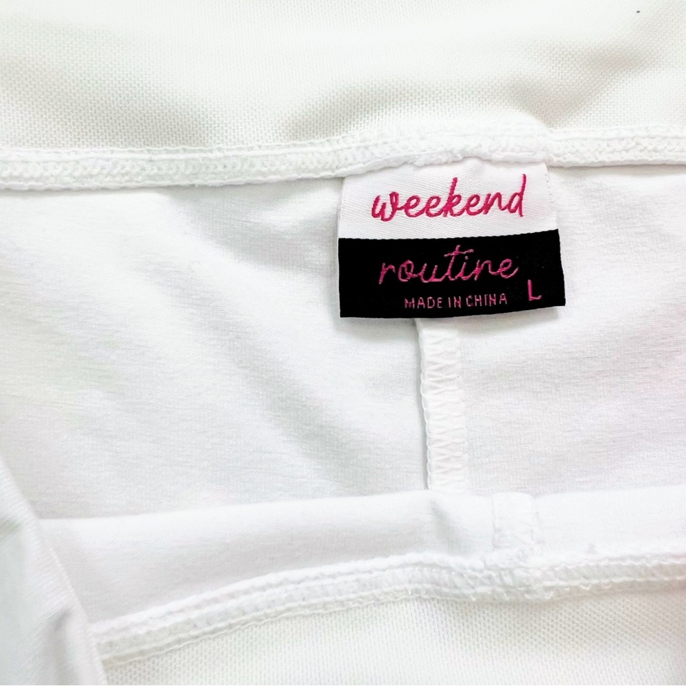 Weekend Routine White Capri Pants with Rhinestone Hem Size Large - Picture 4 of 8